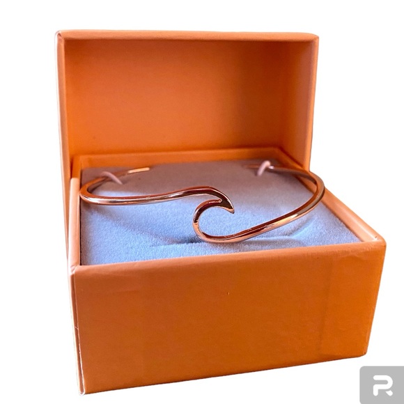 NEW PURA VIDA GOLD CUFF WAVE BRACELET 60% OFF! - Picture 3 of 5